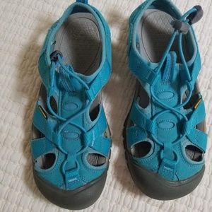 Keen sandals womens size 8